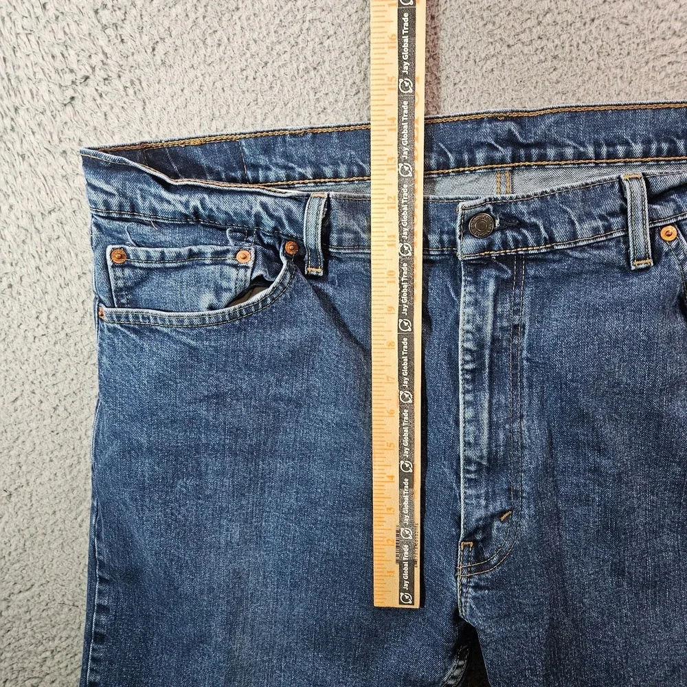 Levi's 505 Jeans Men 42 x 30 Zip Fly Medium Wash‎ Blue Denim